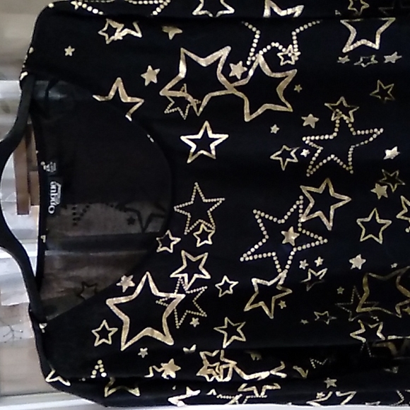 Onque Casuals Sweaters - Black and Gold "Stars" Print Sweater 2X NWOT